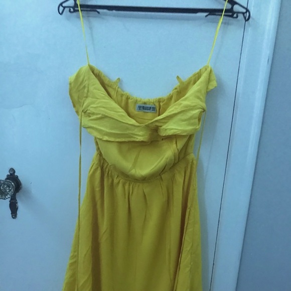 Yellow spaghetti strap short dress - Picture 1 of 5